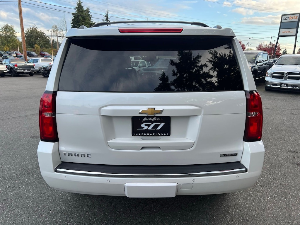 2017 Chevrolet Tahoe Premier photo 3