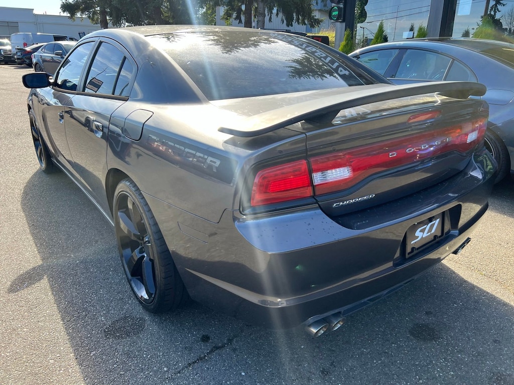 2014 Dodge Charger SE photo 2
