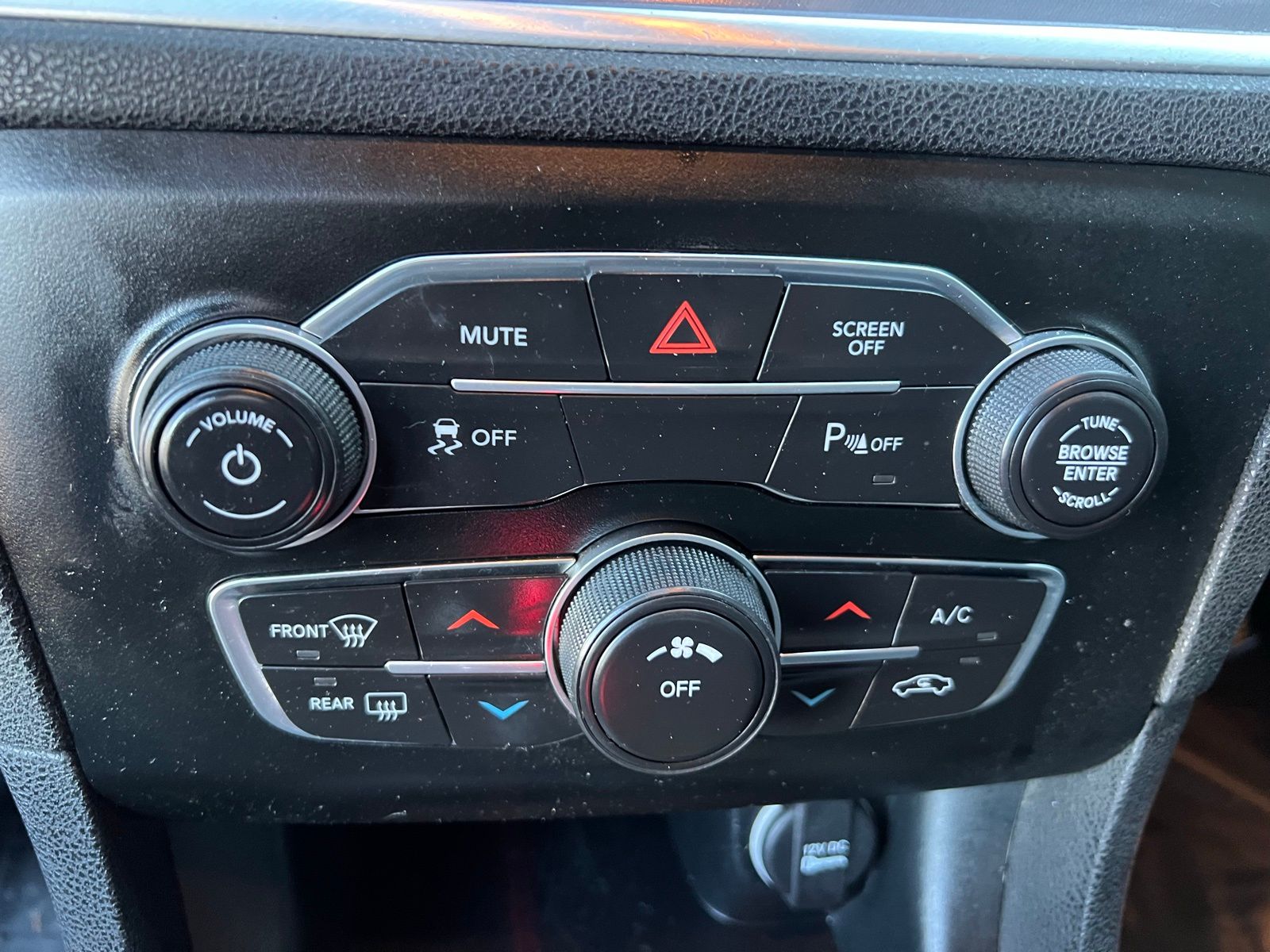 2020 Dodge Charger SXT - Photo 25