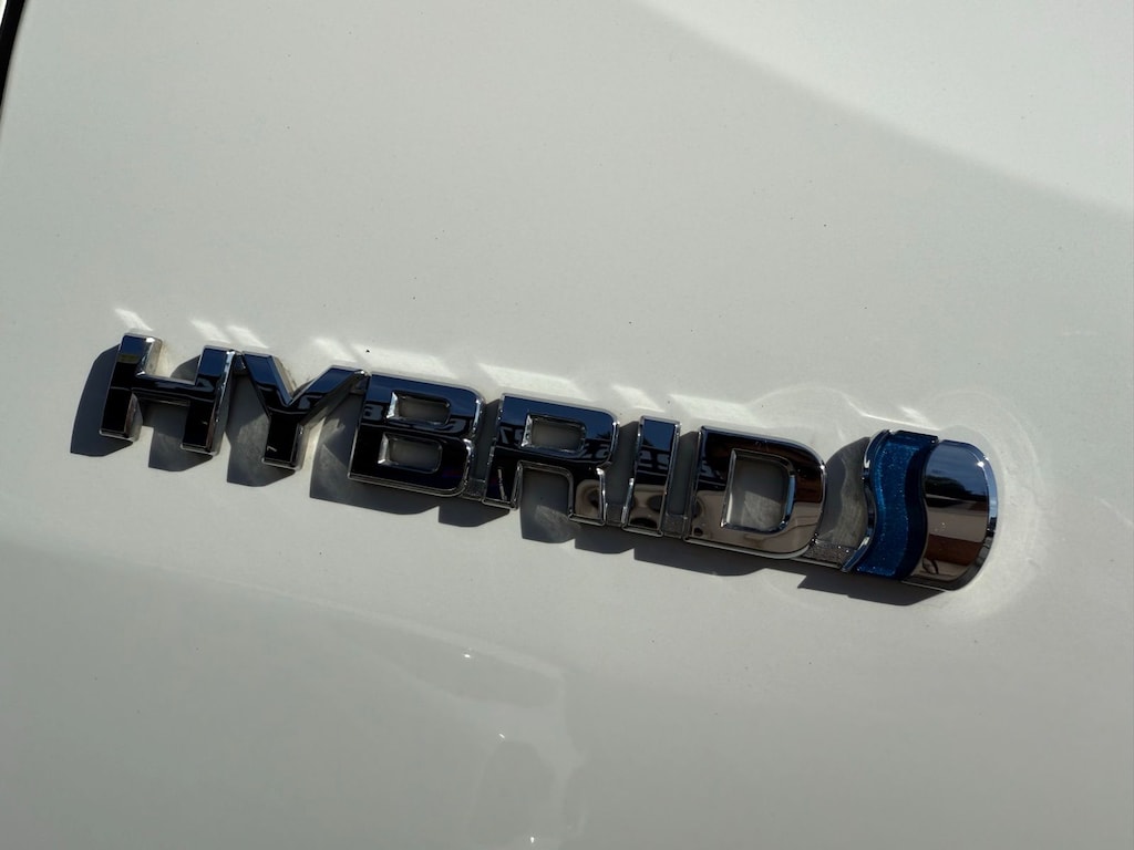 2021 Toyota RAV4 Hybrid XLE photo 2