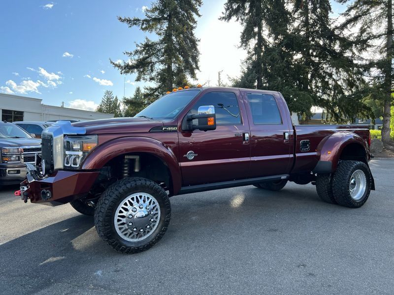 2016 Ford F-450 Super Duty Lariat's photo