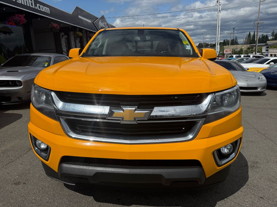 2018 Chevrolet Colorado LT photo 2