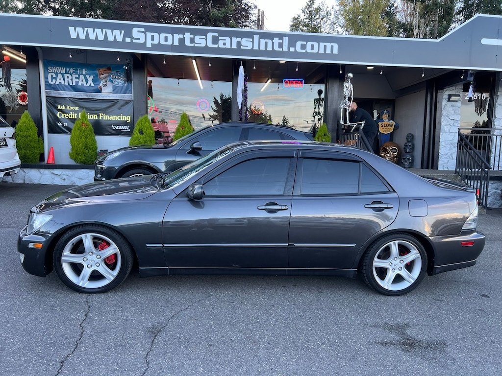 2002 Lexus IS 300 photo 2