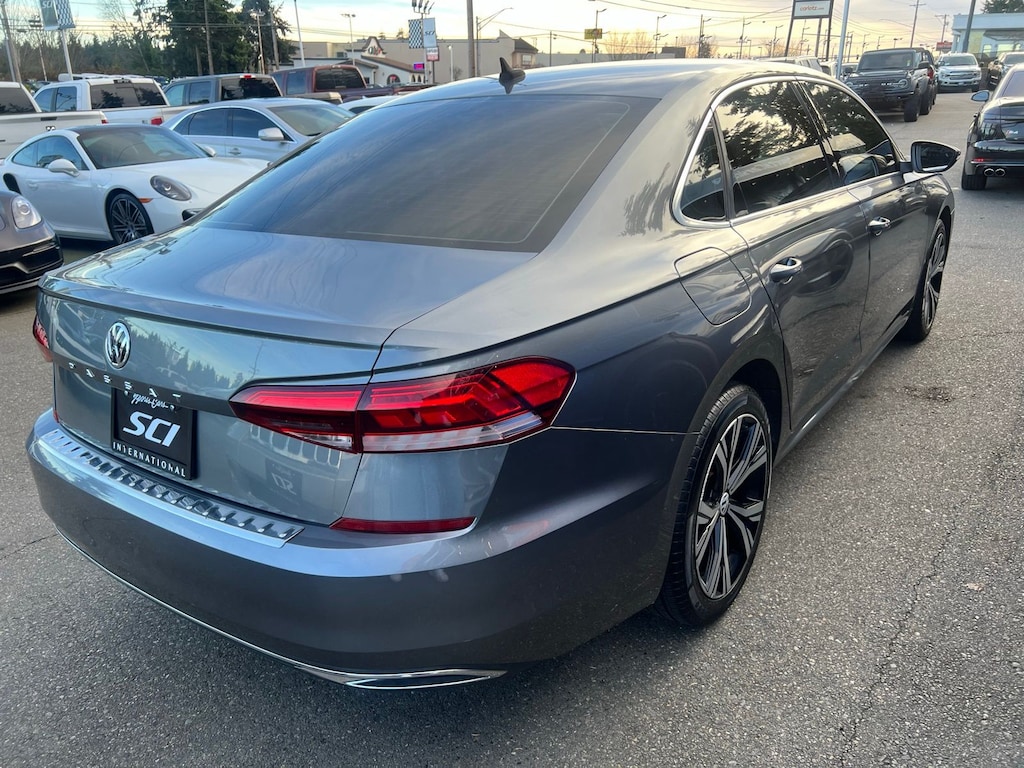 2021 Volkswagen Passat 2.0T SE photo 3