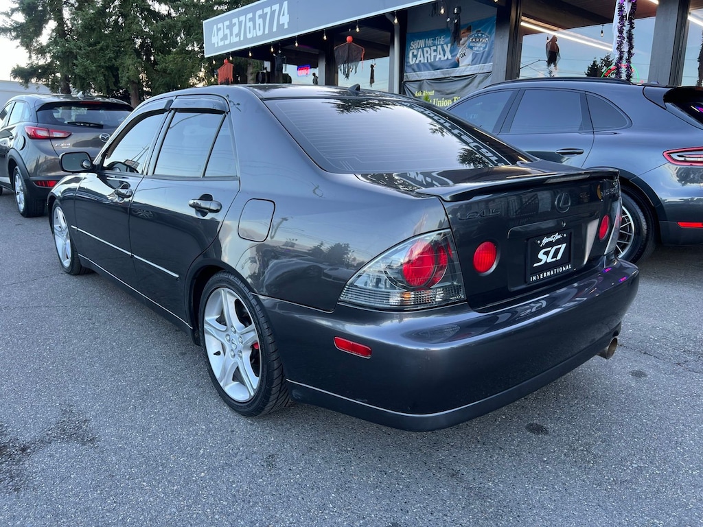 2002 Lexus IS 300 photo 3