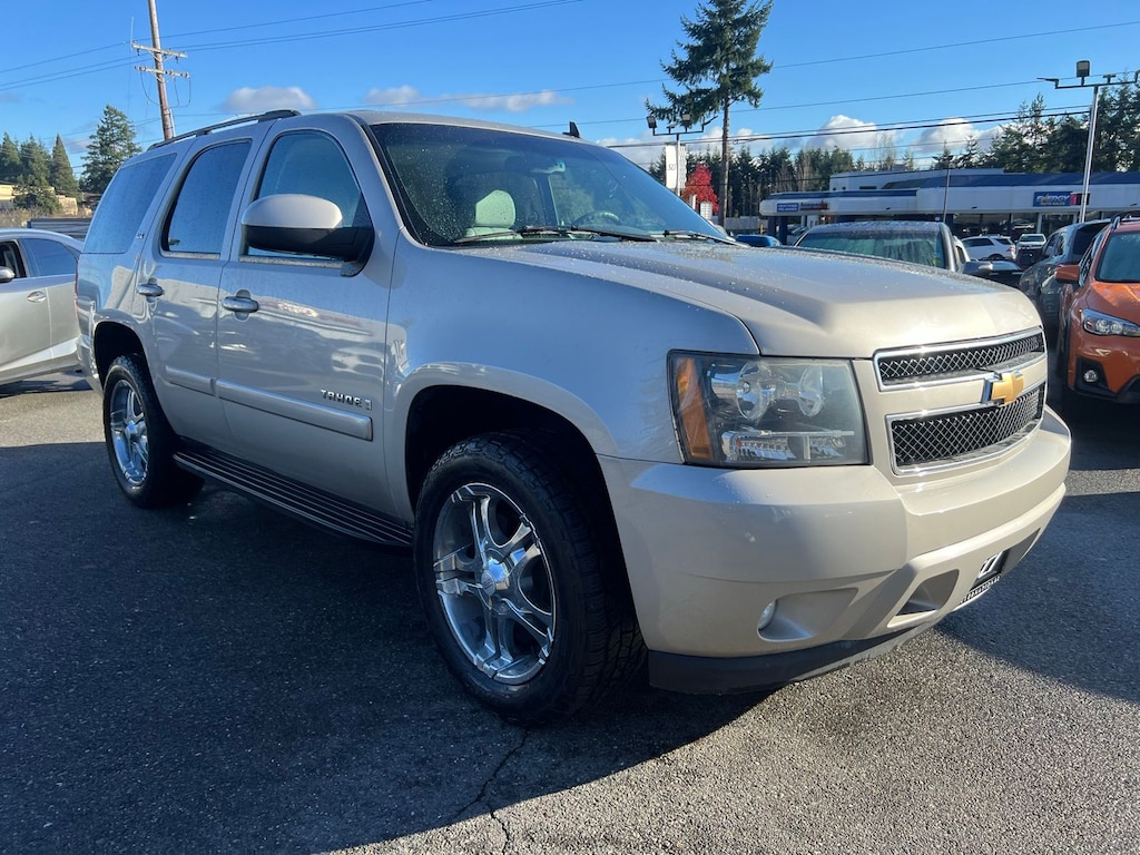 2007 Chevrolet Tahoe LTZ photo 2
