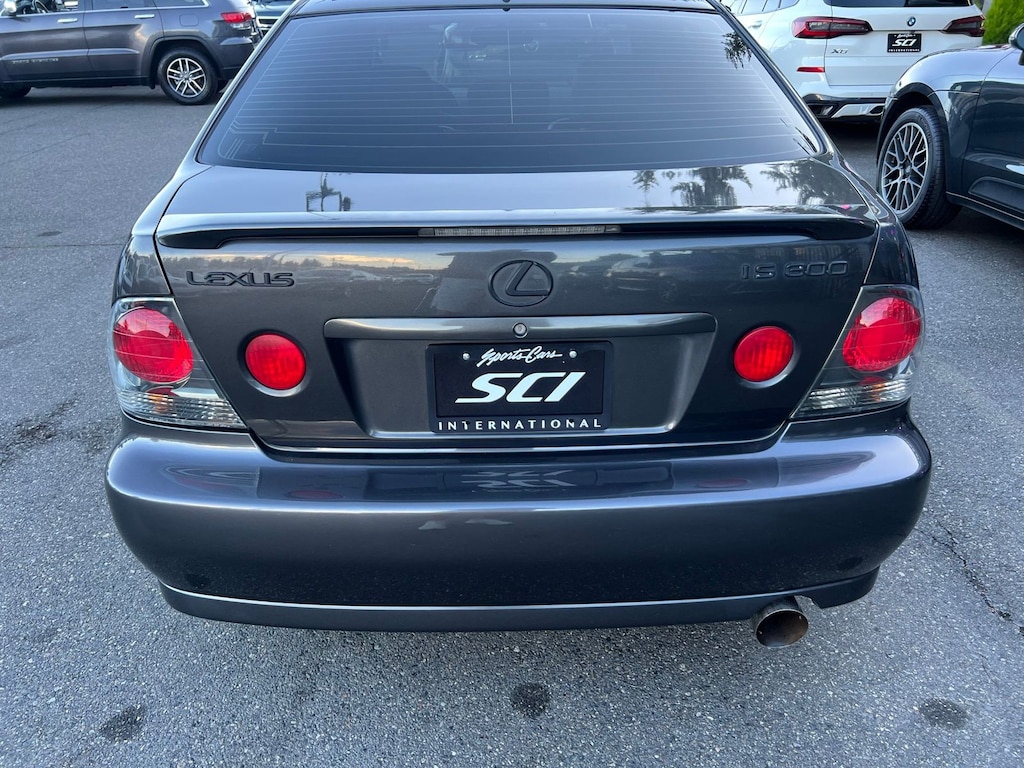 2002 Lexus IS 300 photo 4
