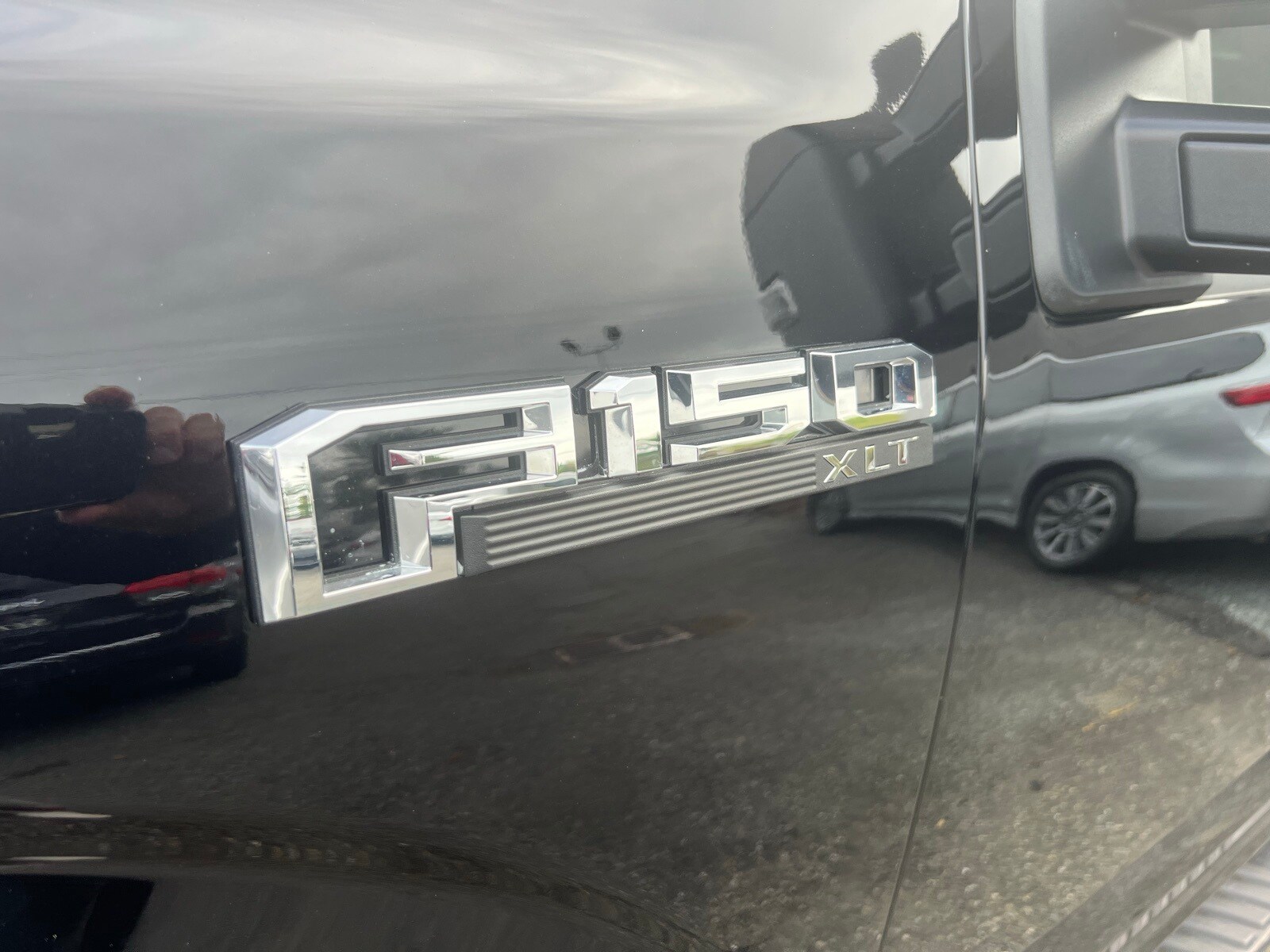 2020 Ford F-150 Lariat photo 4