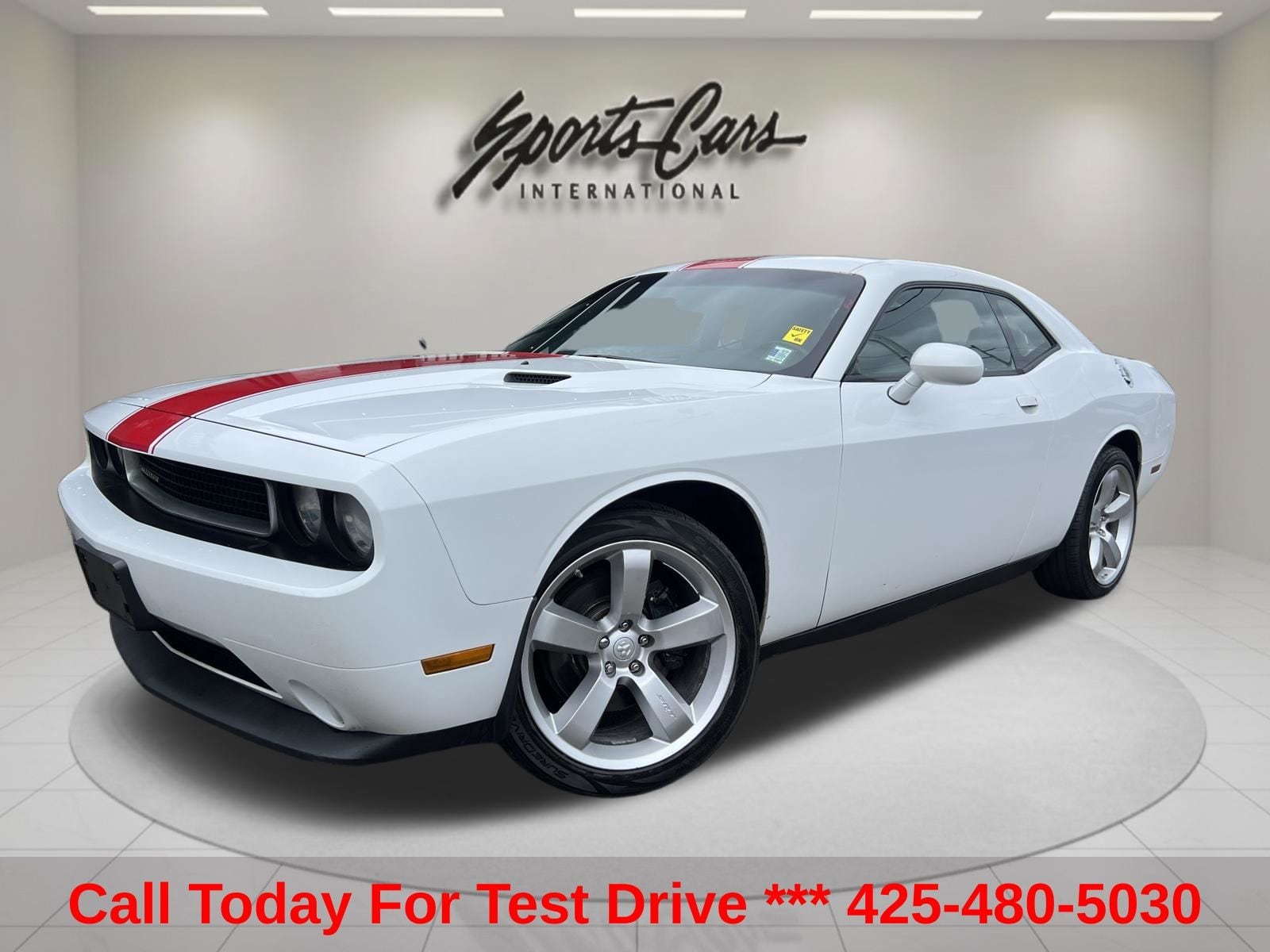 2014 Dodge Challenger SXT's photo