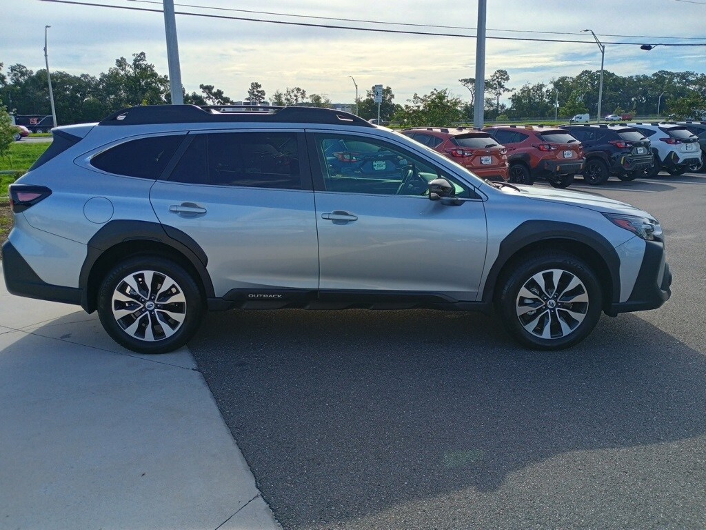 2025 Subaru Outback Limited photo 4