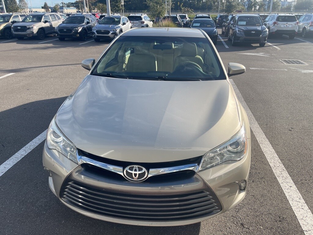 2015 Toyota Camry LE photo 2