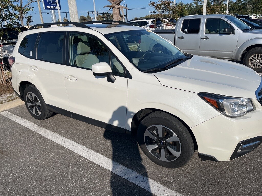 2018 Subaru Forester 2.5i Premium photo 3