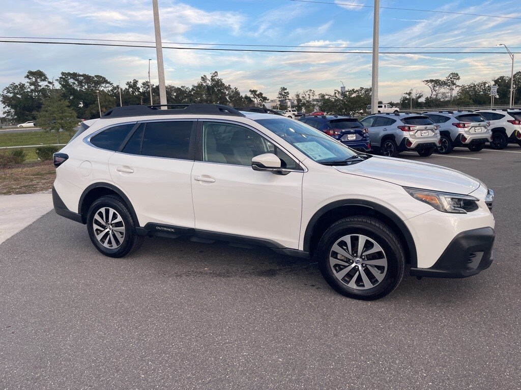 2022 Subaru Outback Premium photo 4