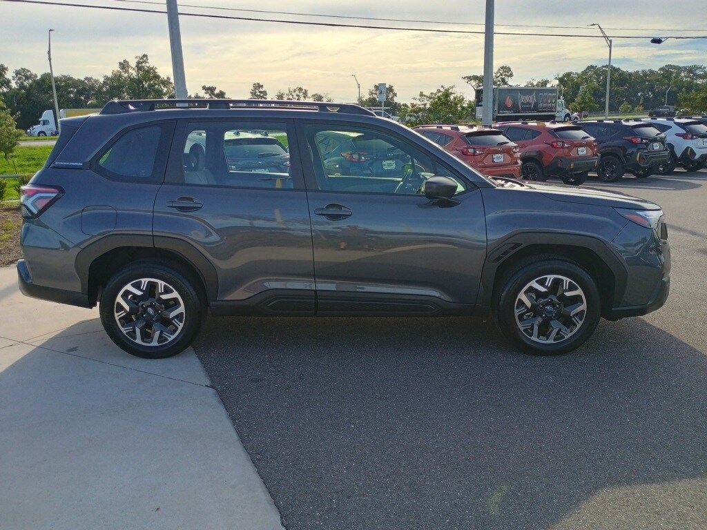 2025 Subaru Forester Base photo 4