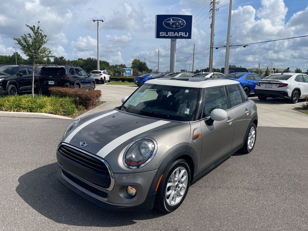 2017 MINI Cooper 4 Door's photo