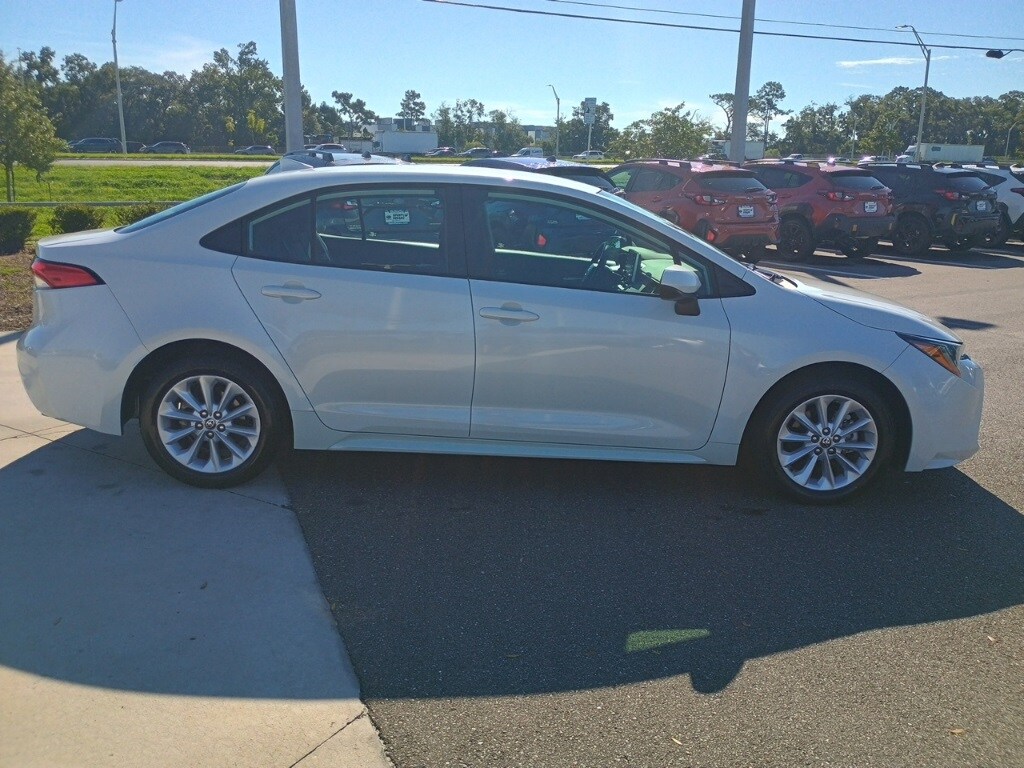 2021 Toyota Corolla LE Premium photo 4