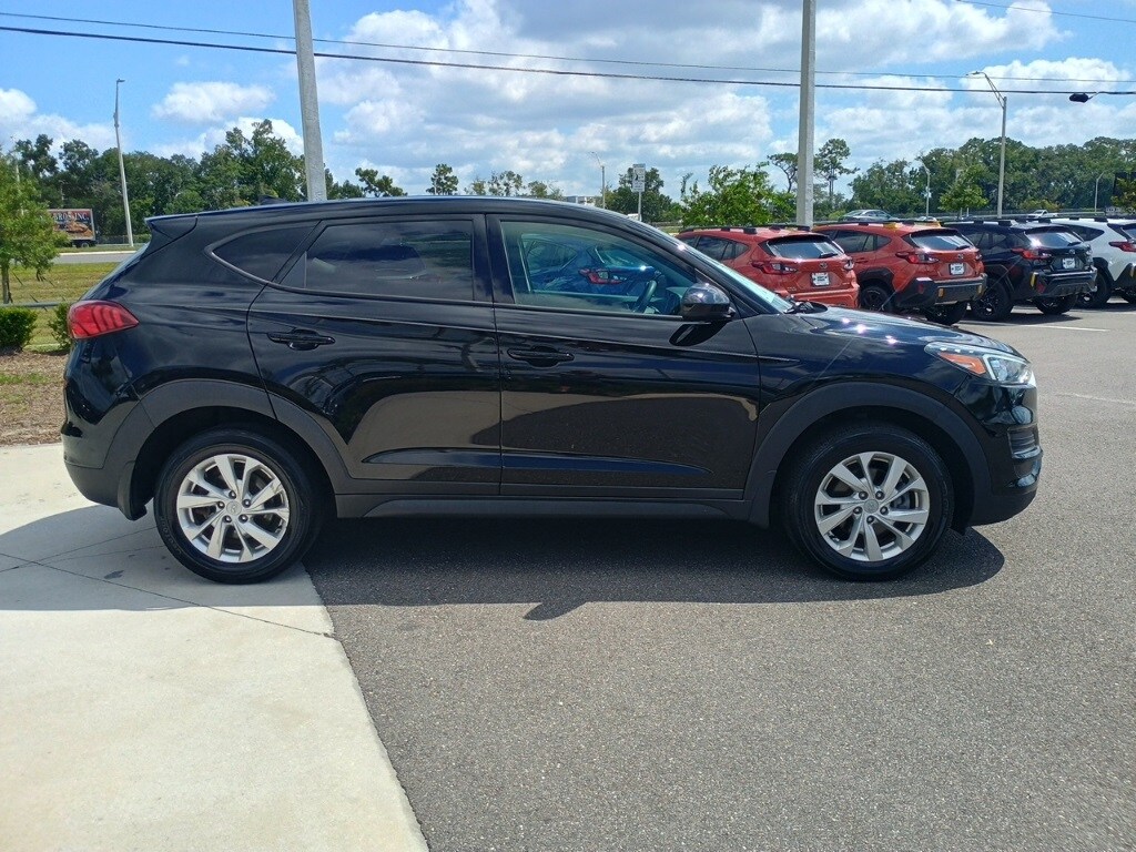 2020 Hyundai Tucson SE photo 2