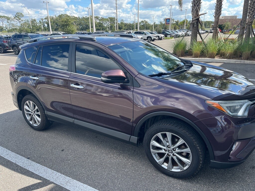 2017 Toyota RAV4 Limited photo 3
