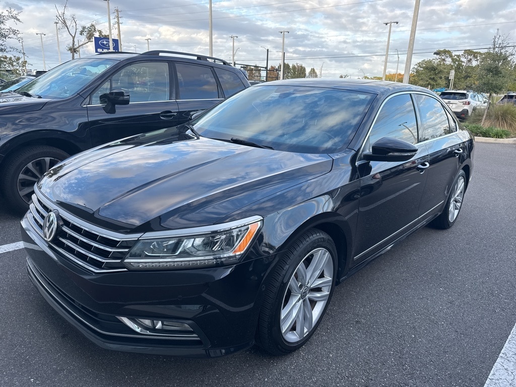2018 Volkswagen Passat SEL Premium's photo