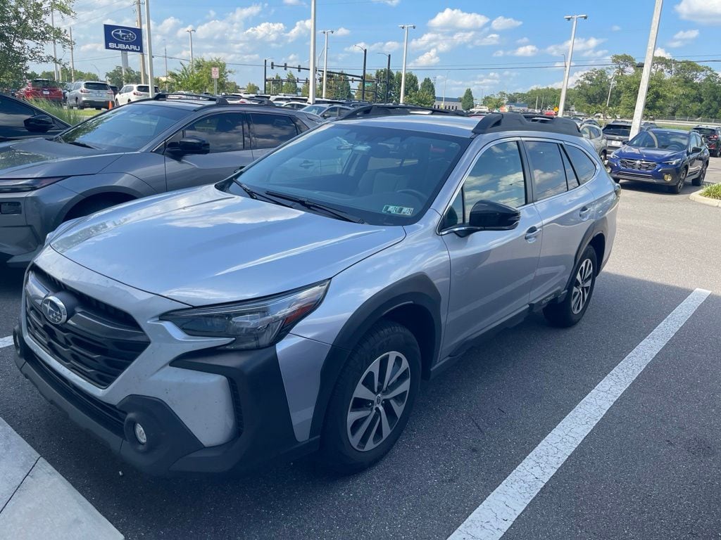 2024 Subaru Outback Premium's photo