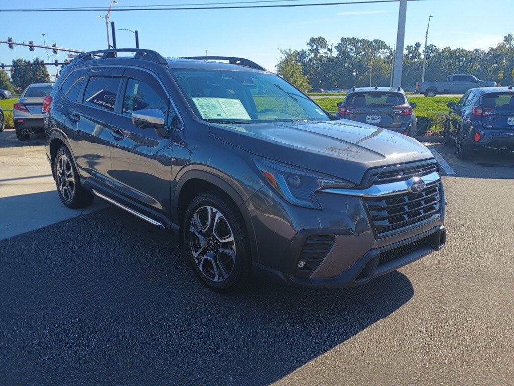 2023 Subaru Ascent Limited photo 3