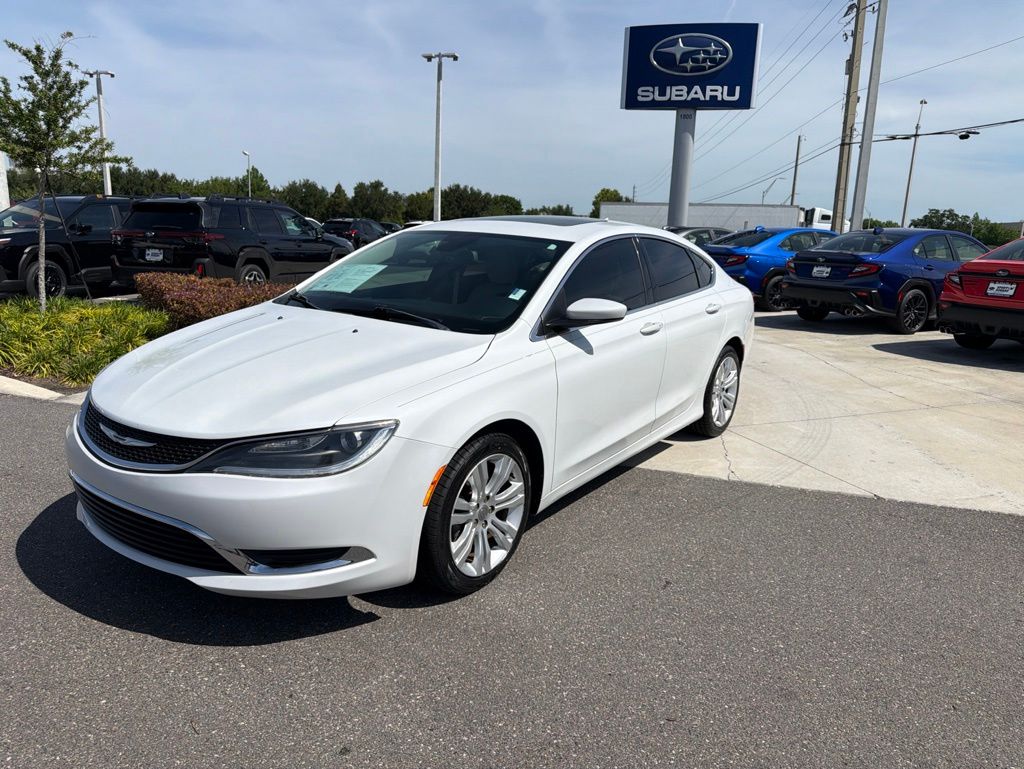 2015 Chrysler 200 Limited's photo