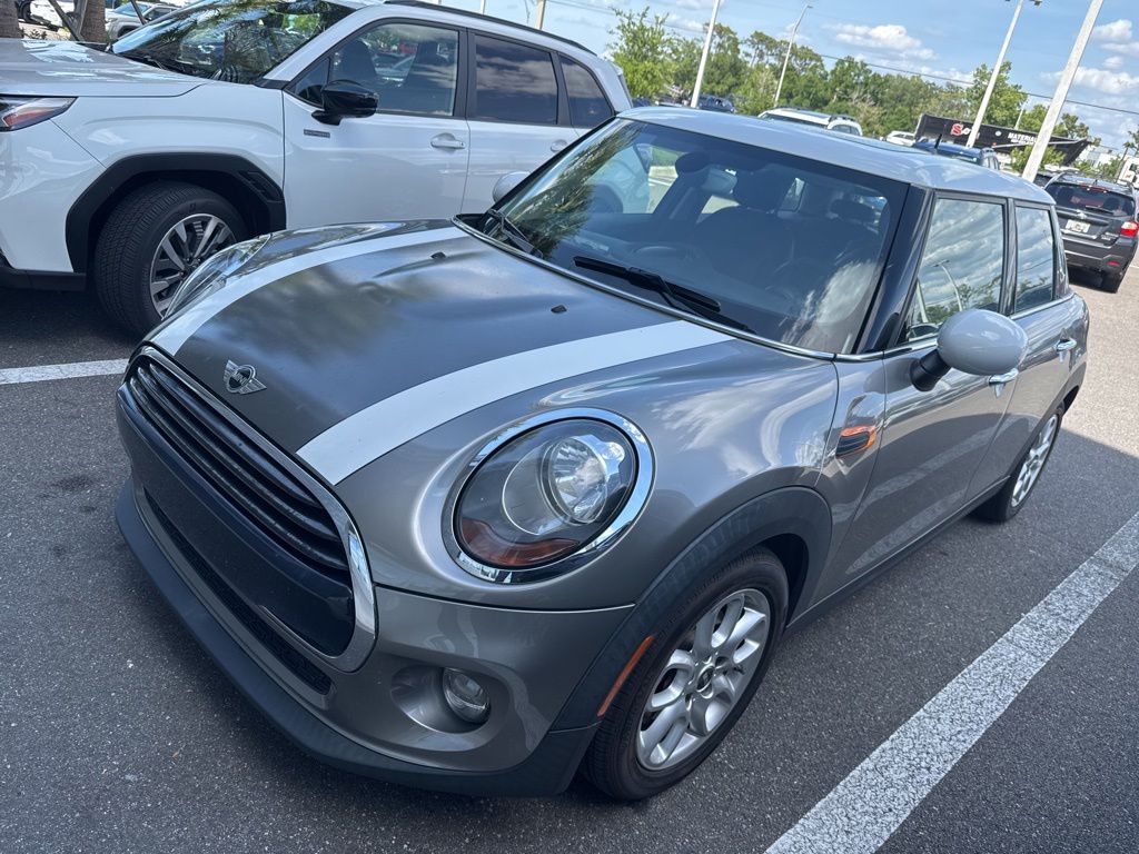 2017 MINI Cooper 4 Door's photo