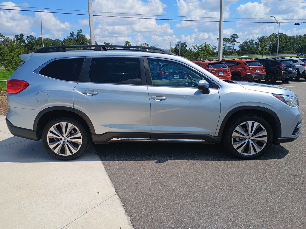 2022 Subaru Ascent Limited photo 4