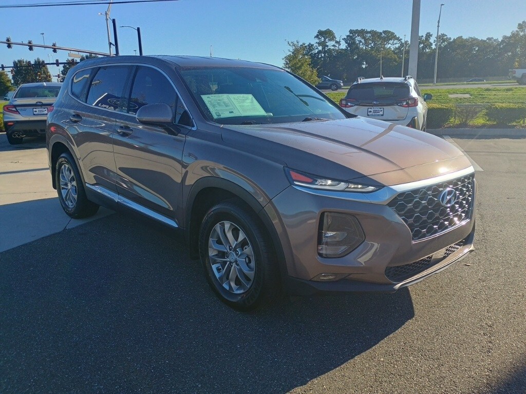 2020 Hyundai Santa Fe SEL photo 3