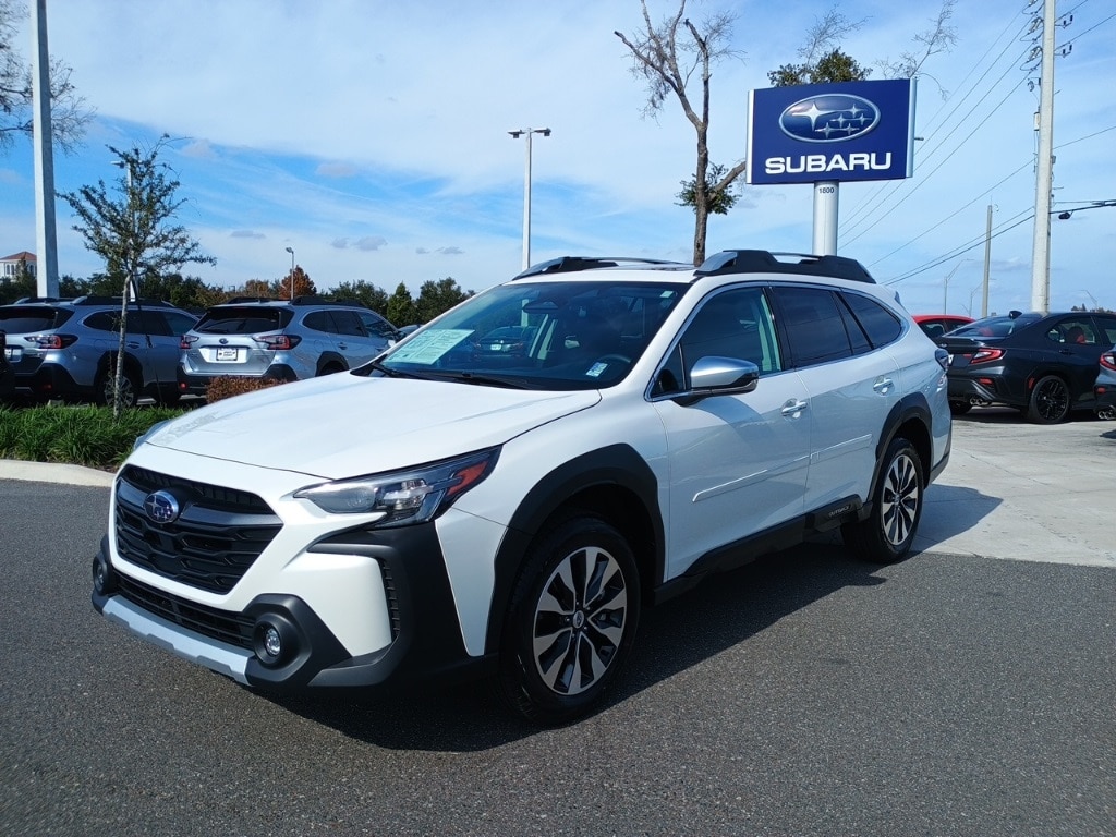 2025 Subaru Outback Touring's photo