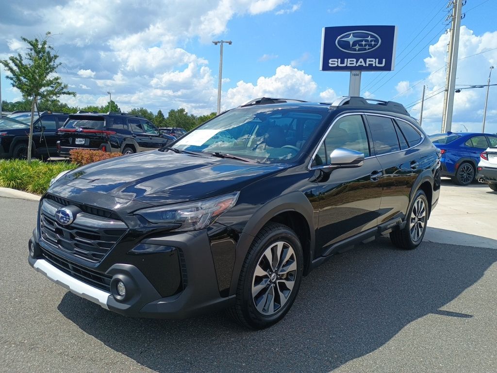 2023 Subaru Outback Touring's photo
