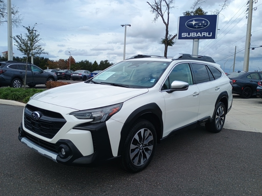 2023 Subaru Outback Touring's photo