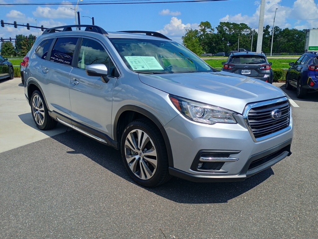 2022 Subaru Ascent Limited photo 3