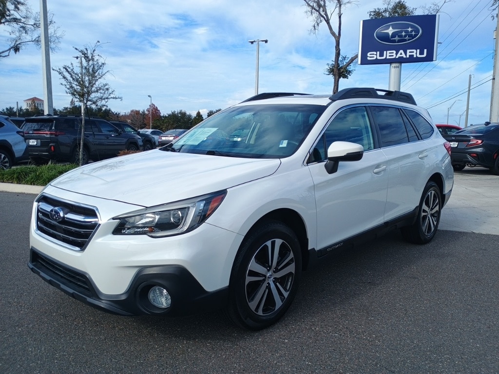 2018 Subaru Outback Limited's photo