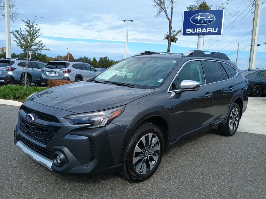 2025 Subaru Outback Touring's photo