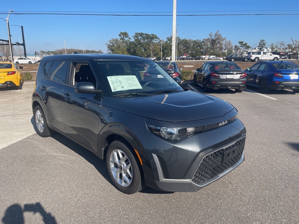 Used 2023 Kia Soul LX Hatchback
