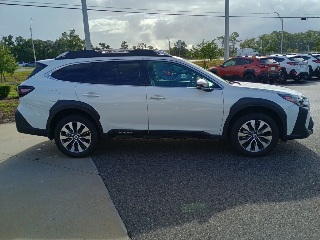 2025 Subaru Outback Touring photo 3