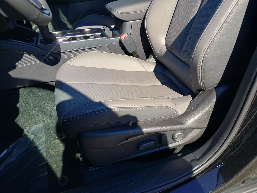 2026 Subaru Outback Limited - Photo 10