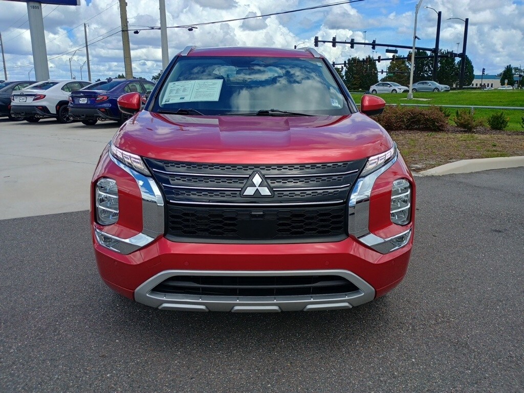 2023 Mitsubishi Outlander SEL photo 2