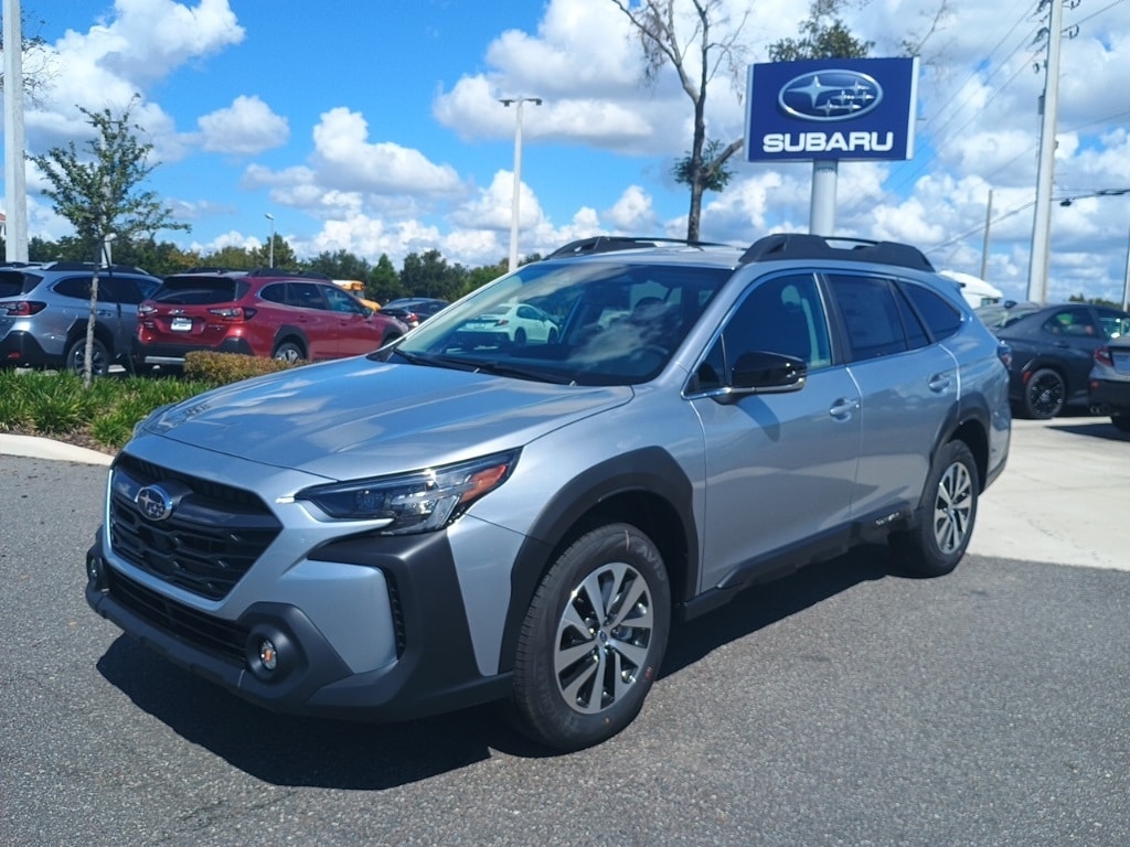 2025 Subaru Outback Premium's photo