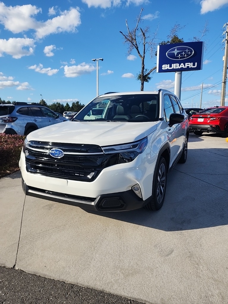 2025 Subaru Forester Touring's photo