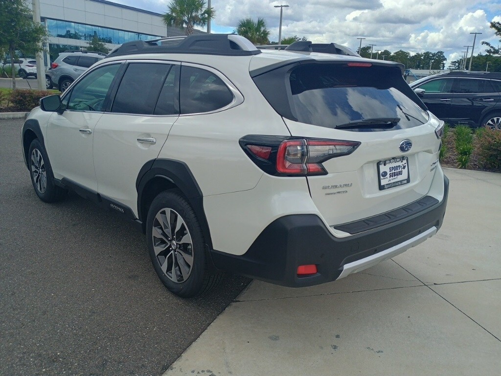 2025 Subaru Outback Touring photo 4