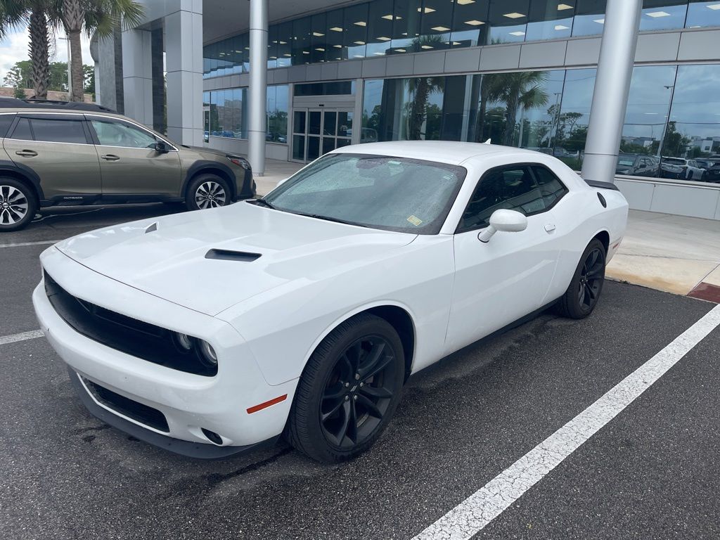 2017 Dodge Challenger SXT Plus's photo