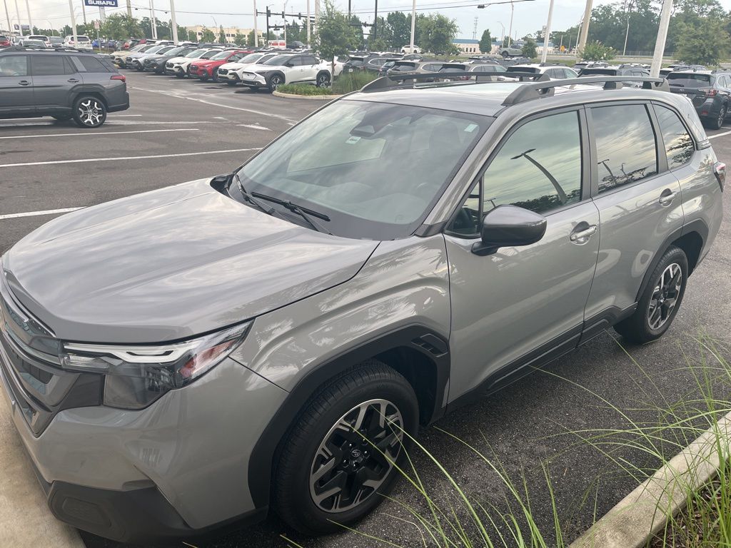 2025 Subaru Forester Premium's photo