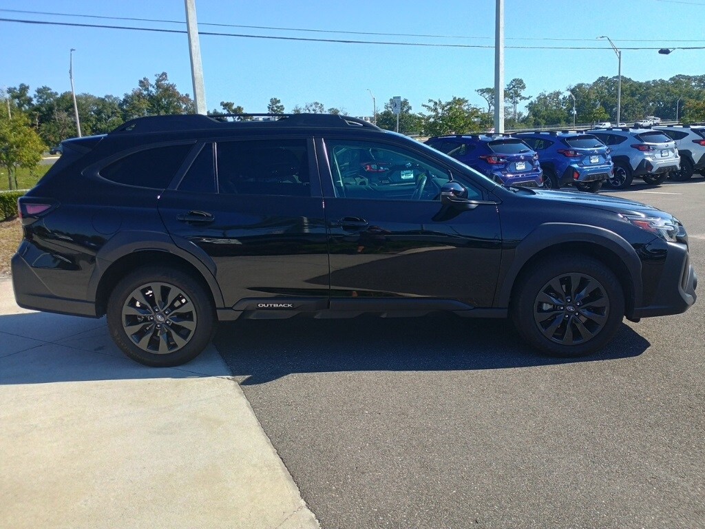 2023 Subaru Outback Onyx Edition photo 2