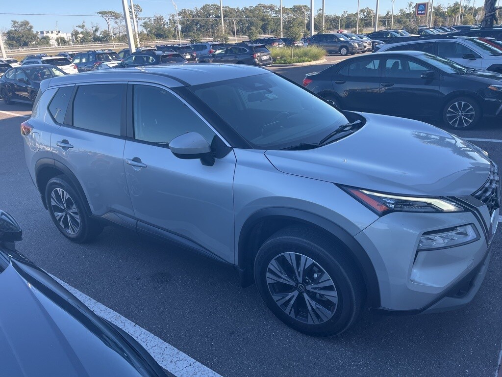 2023 Nissan Rogue SV photo 3