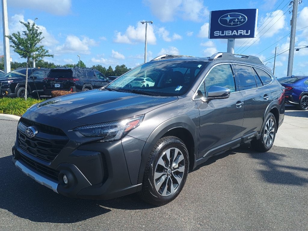 2024 Subaru Outback Touring's photo