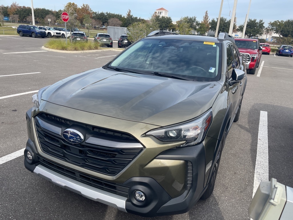 2023 Subaru Outback Touring's photo