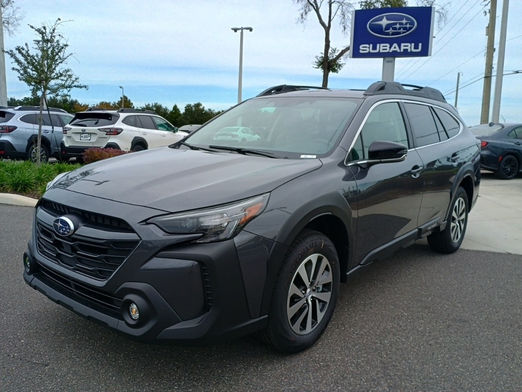 2025 Subaru Outback Premium's photo