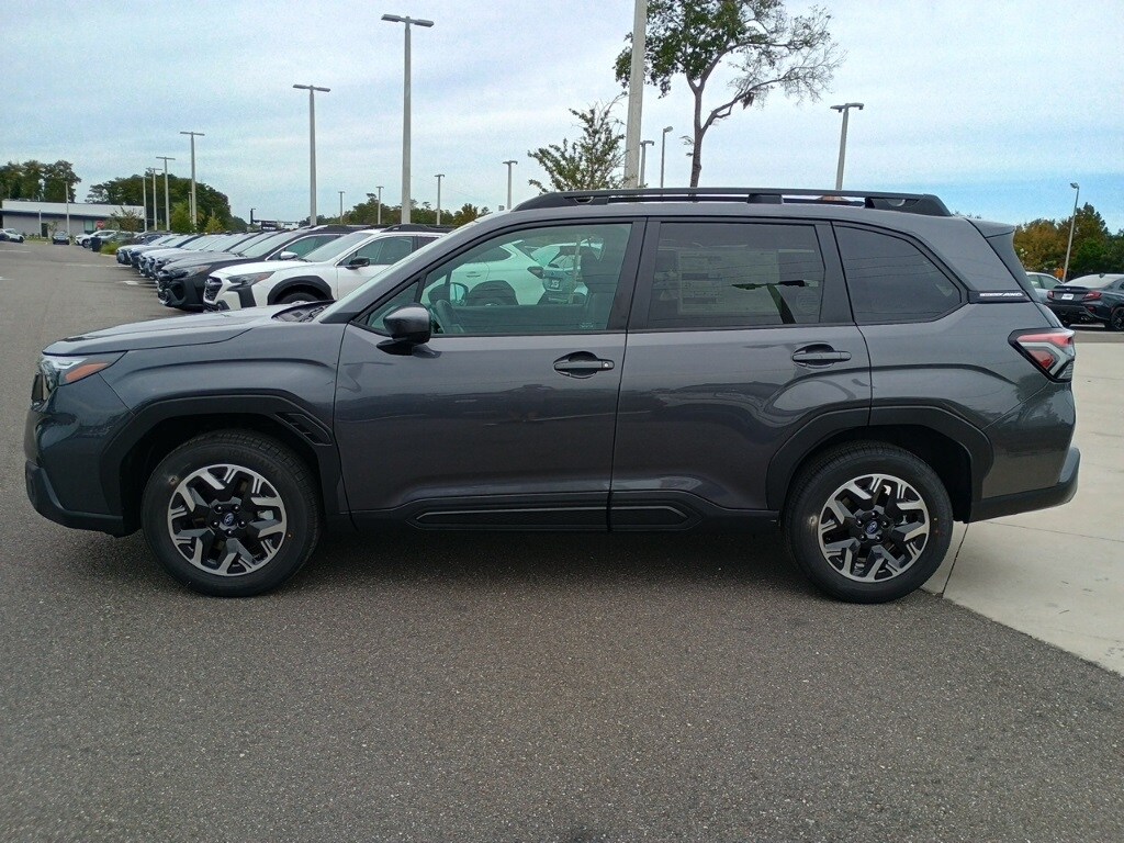 2026 Subaru Forester Premium photo 2